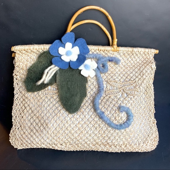 w i c k e r :: Vintage Large Boho Floral Rattan Straw Wool Flower Tote - Picture 1 of 13